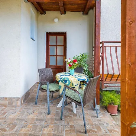 Daire With Parking Space Valbandon, - 23659