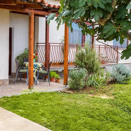 With Parking Space Valbandon, - 23659 Daire