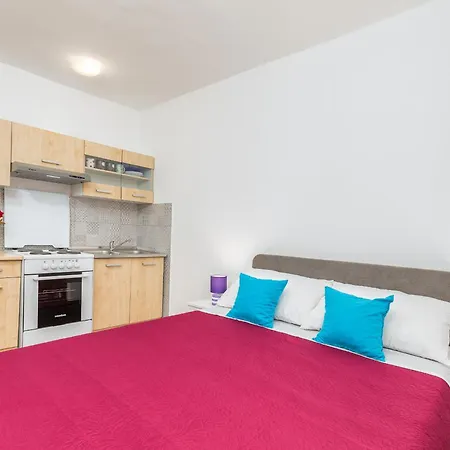 With Parking Space Valbandon, - 23659 Appartement Fažana