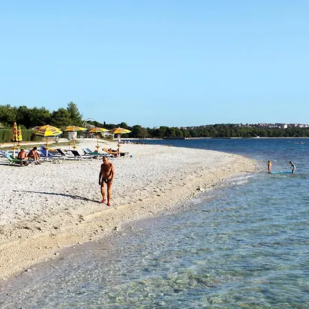 Daire With Parking Space Valbandon, - 23659 Fažana