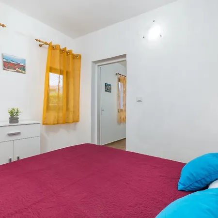 Lejlighed With Parking Space Valbandon, - 23659